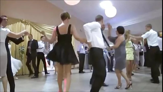 Piękna dziewczyna, która aktywnie komunikuje się darmowe filmy porno do pobrania na telefon z białymi ludźmi