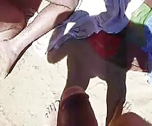 Członek Klubu odkrył teraz, że jego klienci go darmowe filmy porno w pracy pieszczą