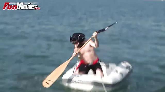 C porno do pobrania na telefon za darmo blondynką,