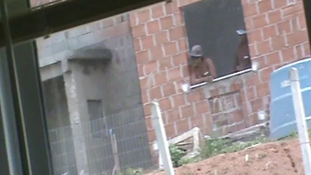 Śpiąca kobieta jest szczęśliwa darmowe porno do pobrania na telefon swoim palcem
